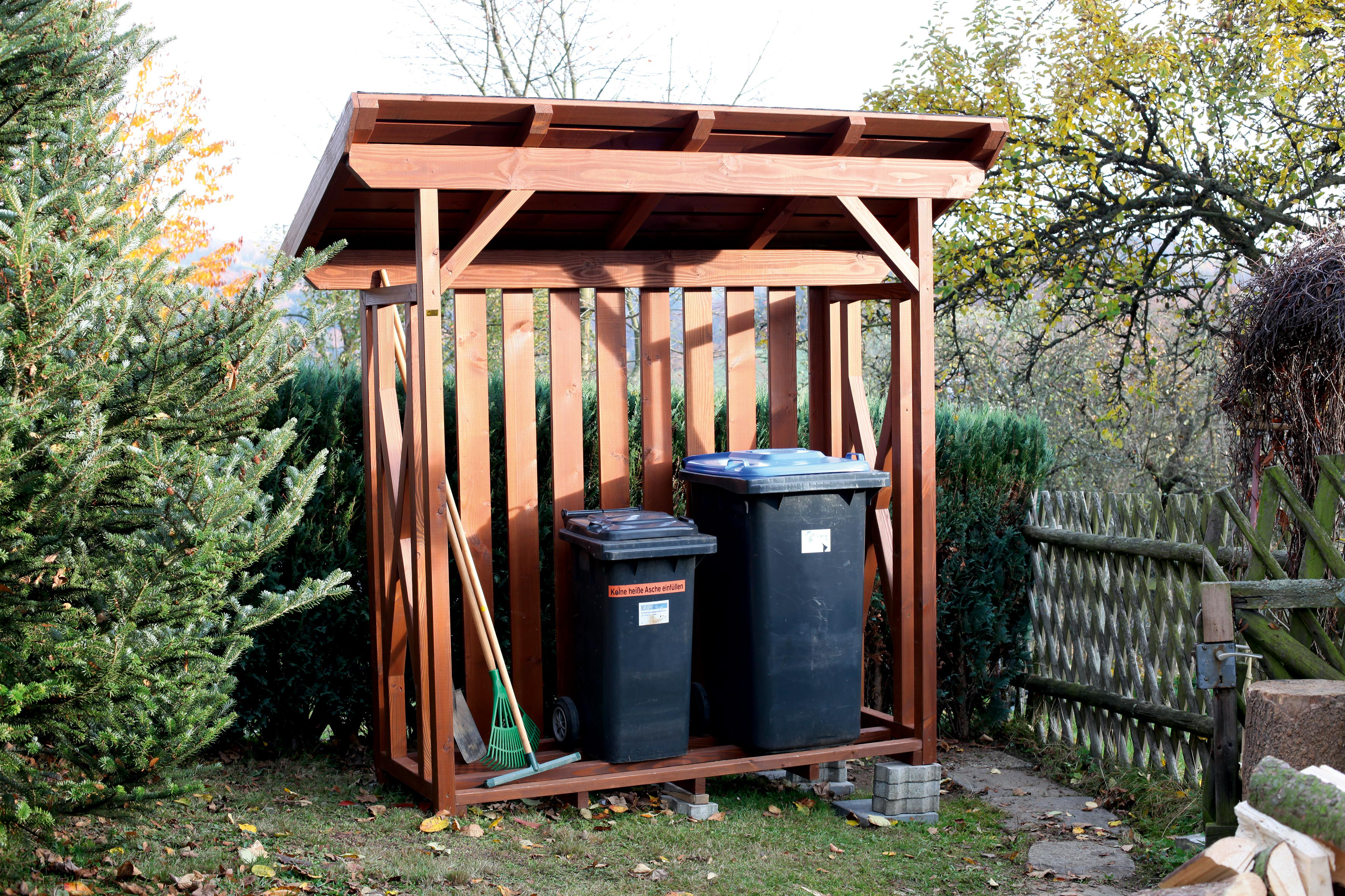 Abri bûches LARS 1, 240x102cm, traitement coloré noyer