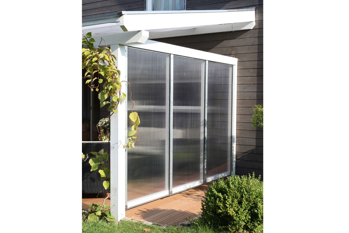 Zijwand van polycarbonaat 305 x 200 cm, douglas, gelakt in noten