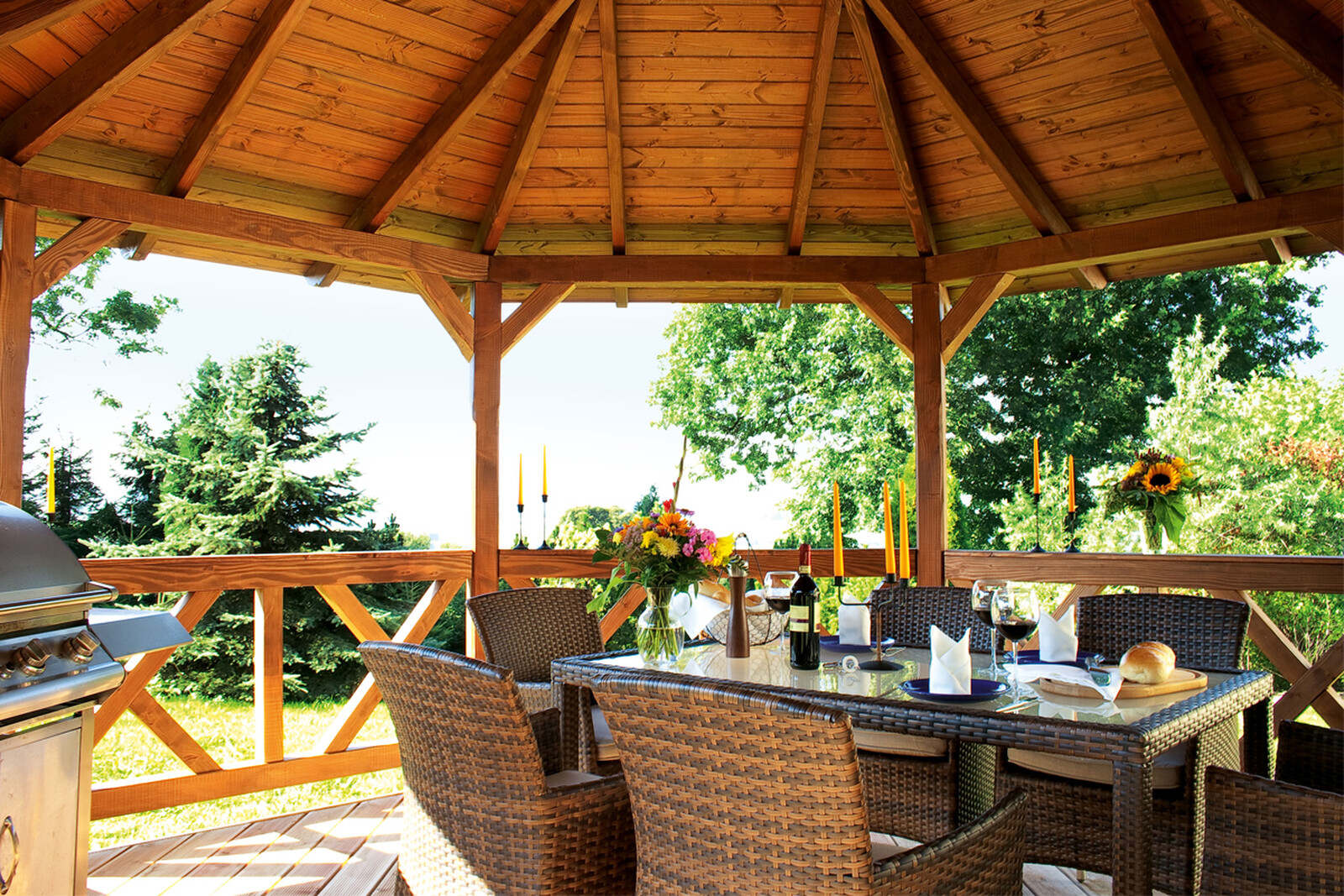 Gazebo Lyon 3, douglas fir, colour pre-treated walnut