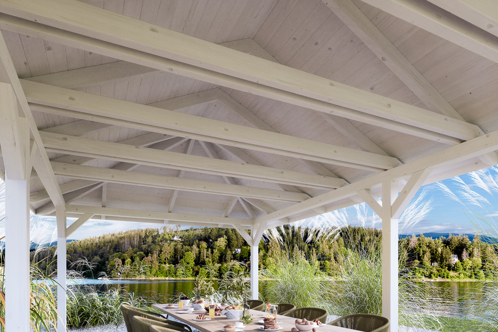 Detailbild: Innenansicht Pavillon Orleans 3, farblich behandelt in weiß
