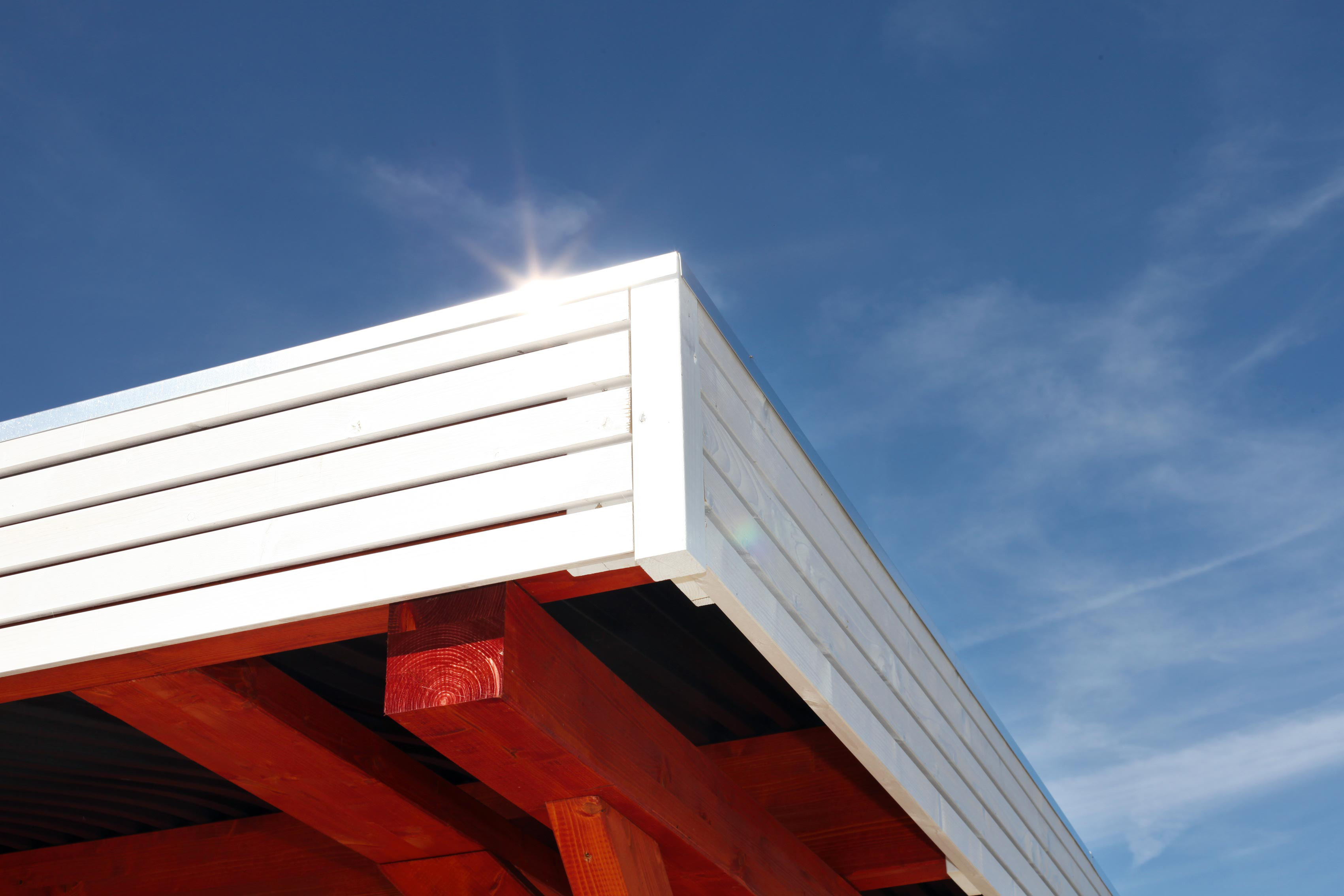 Detaibild beim Kunden, Dachblende Carport Spessart, farblich behandelt in weiß